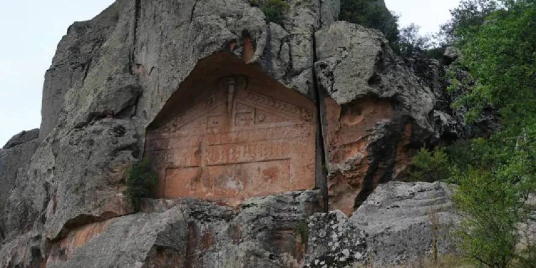 3.000 yıllık tarihe ziyaretler başladı: Açık hava müzesini andırıyor, ziyaretçiler akın ediyor 4